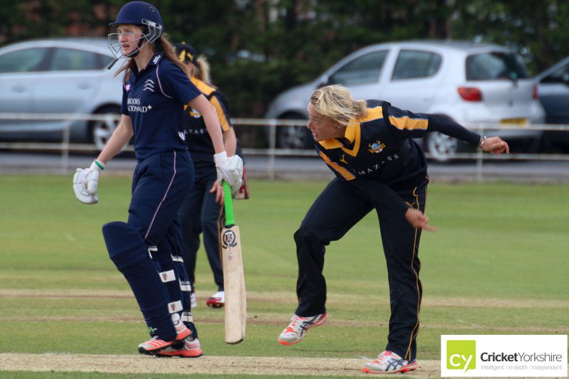 danielle hazell bowls at harrogate cricket club