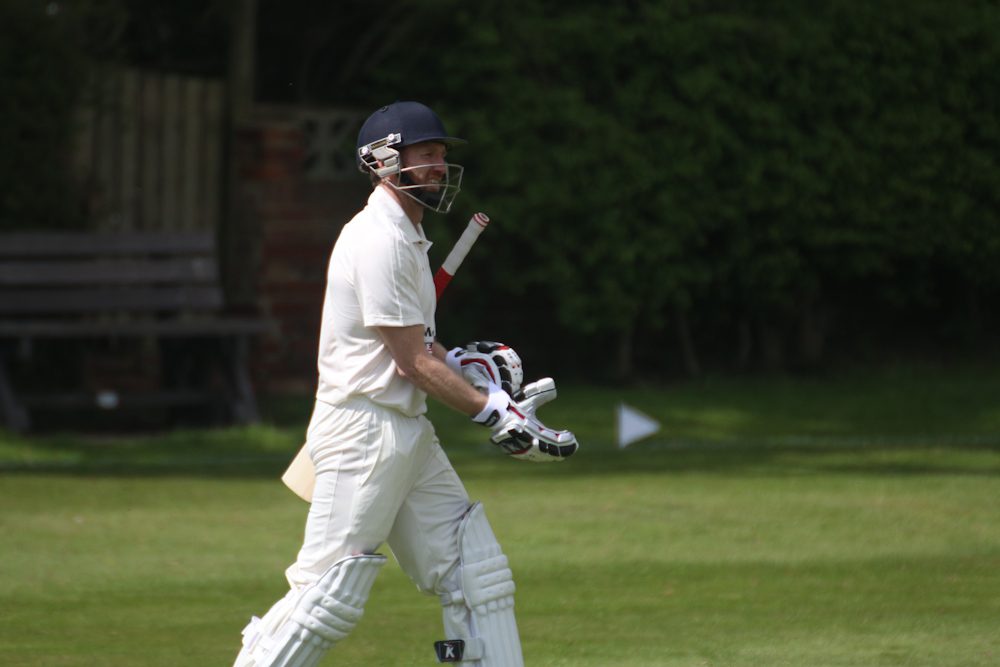 Gary Fellows of Hanging Heaton CC